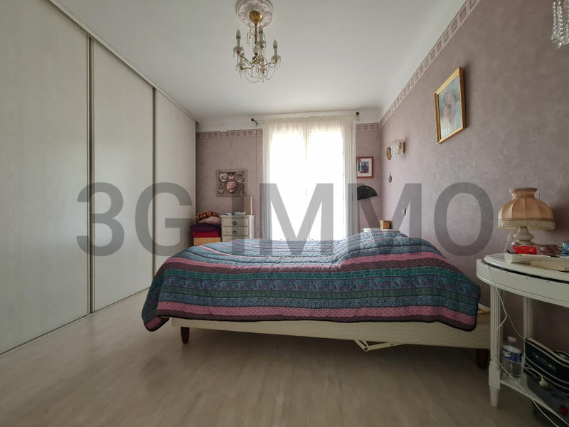 Propriété - 214 m² - 7 pièces