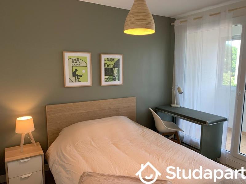 Chambre - 11 m² - 1 pièce