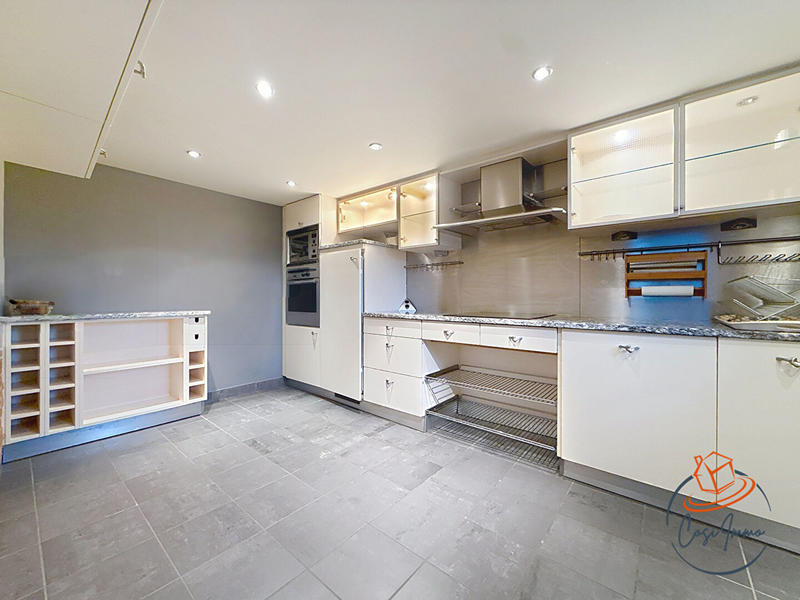 Maison - 200 m² - 7 pièces