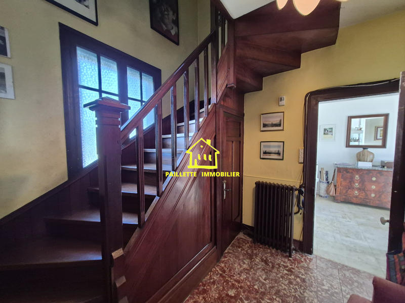 Maison - 262 m² - 7 pièces