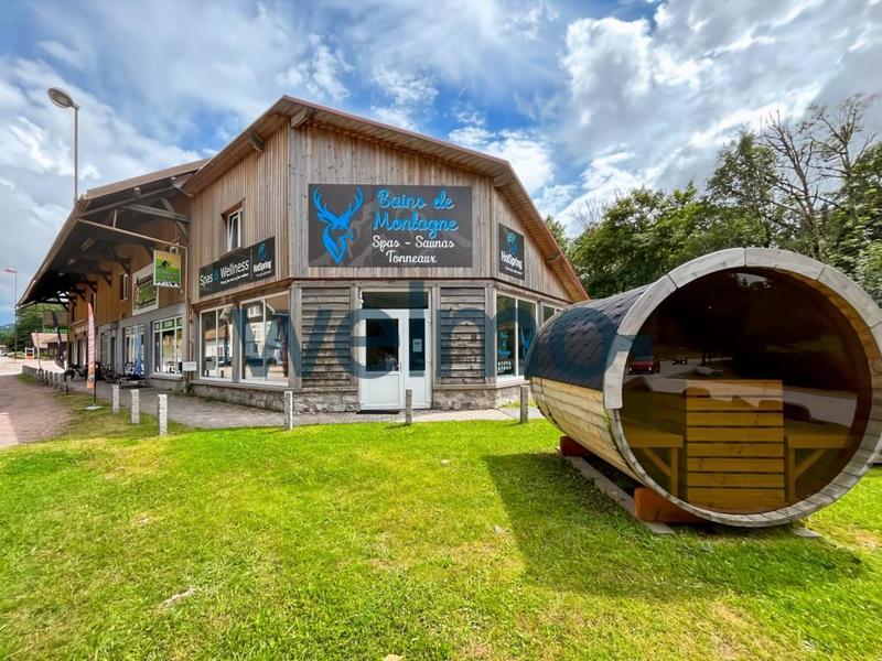 Local commercial - 150 m² - 3 pièces