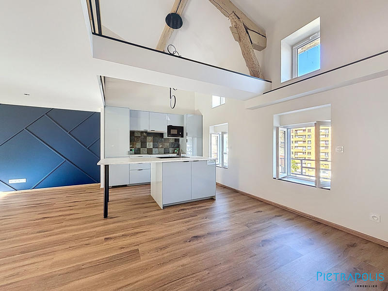 Duplex - 145 m² - 6 pièces