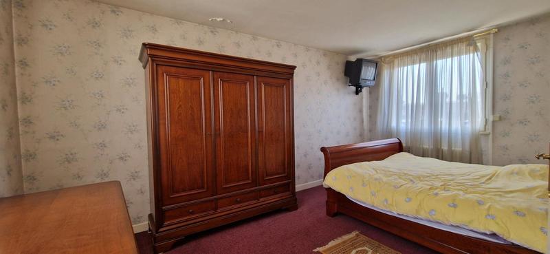 Maison - 218 m² - 6 pièces