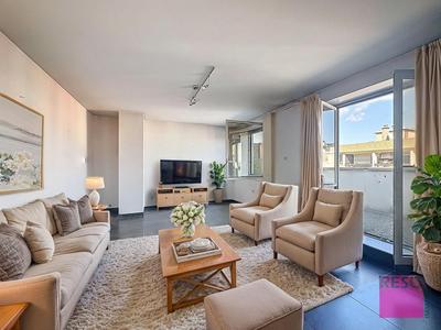 Appartement - 102 m² - 4 pièces