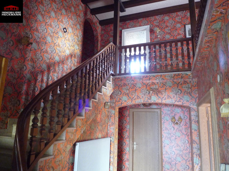 Maison - 260 m² - 10 pièces