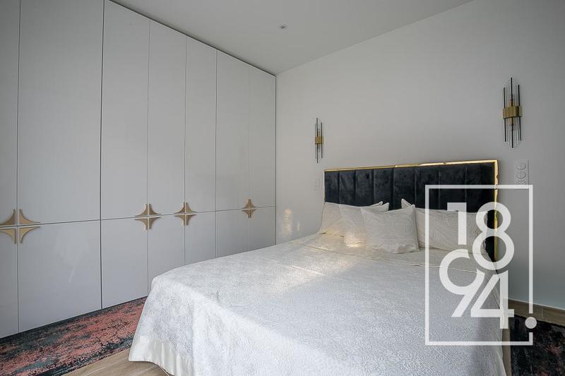 Maison - 280 m² - 7 pièces