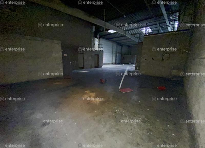 Entrepôt - 450 m²