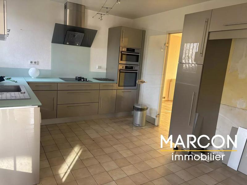 Propriété - 277 m² - 12 pièces