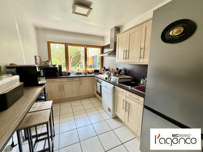 Maison traditionnelle - 163 m² - 6 pièces