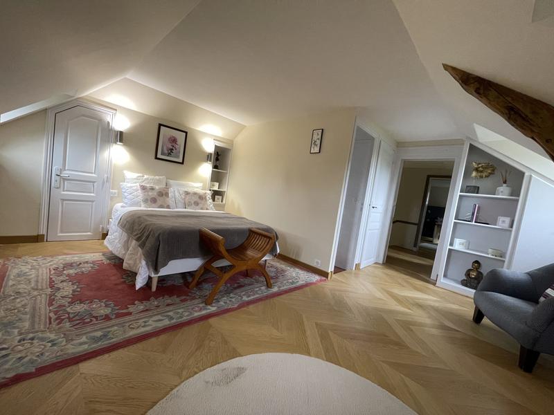 Maison - 279 m² - 10 pièces