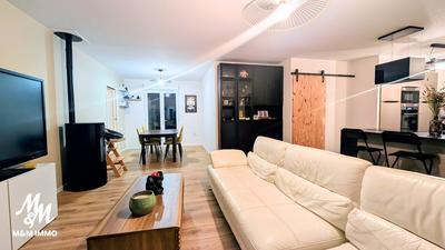 Maison - 99 m² - 5 pièces