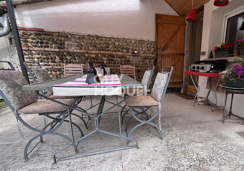 Maison - 275 m² - 10 pièces