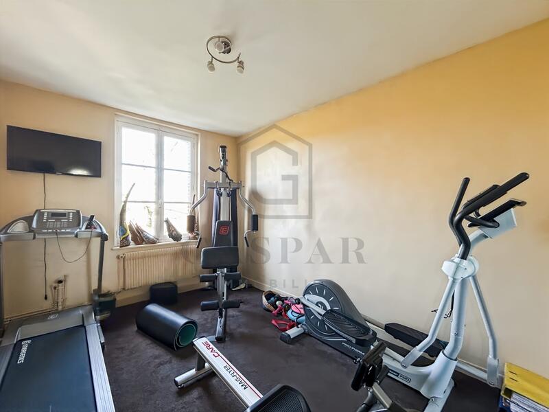 Maison - 480 m² - 10 pièces