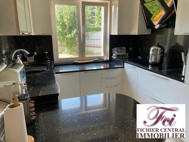 Maison - 212 m² - 6 pièces