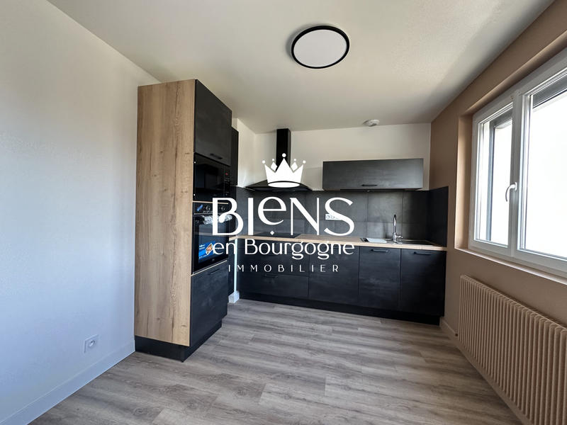 Maison traditionnelle - 95 m² - 5 pièces