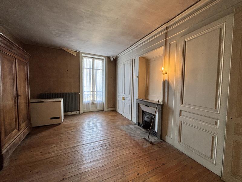 Maison ancienne - 186 m² - 6 pièces