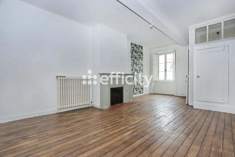 Maison - 225 m² - 8 pièces