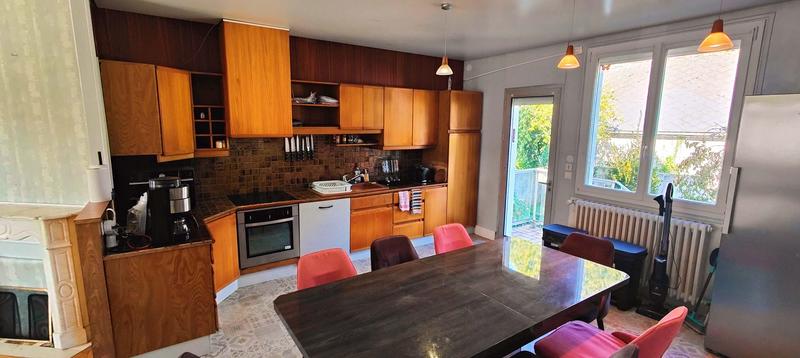 Maison - 253 m² - 11 pièces