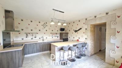 Maison - 180 m² - 6 pièces