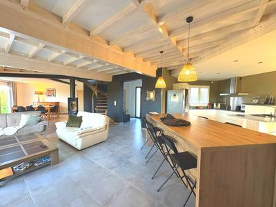 Maison contemporaine - 214 m² - 8 pièces