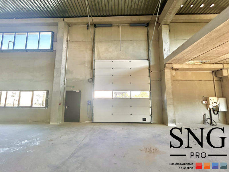 Entrepôt - 634 m²
