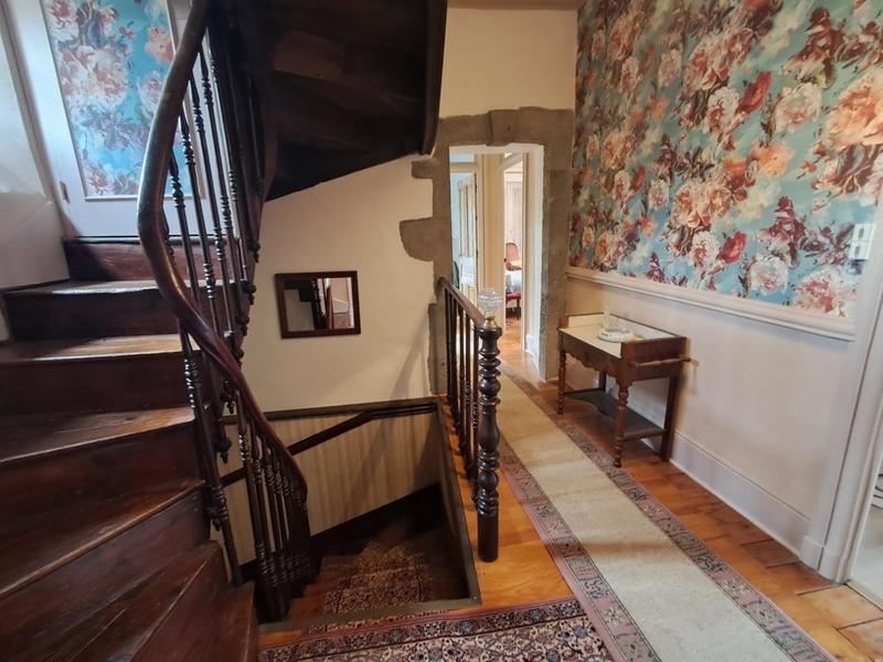 Maison - 260 m² - 11 pièces