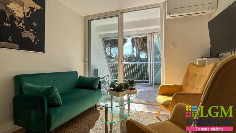 Studio - 25 m² - 1 pièce