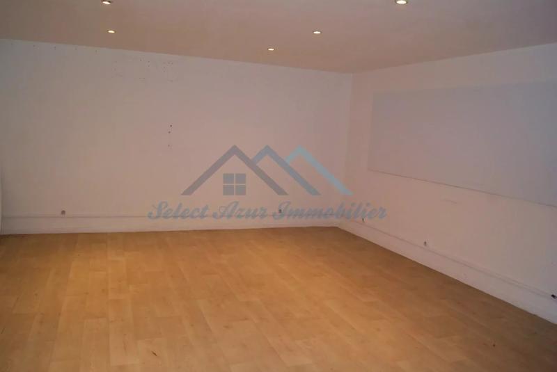 Appartement - 72 m² - 2 pièces