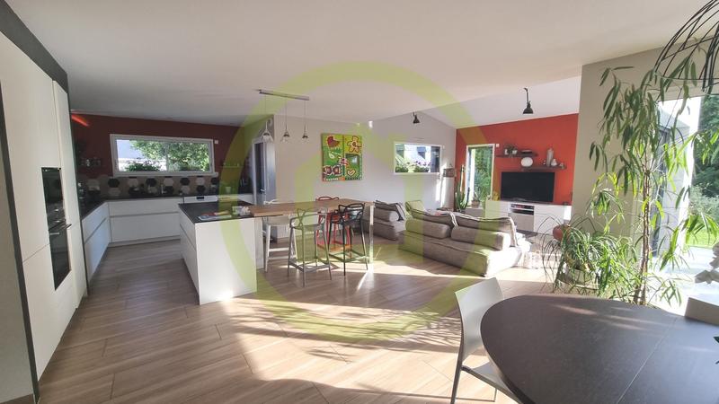 Maison - 158 m² - 6 pièces