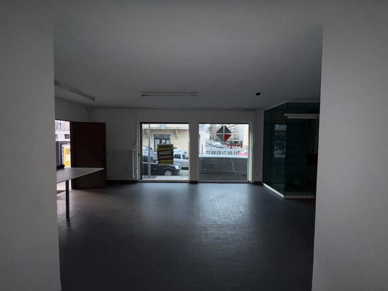 Local commercial - 97 m² - 2 pièces