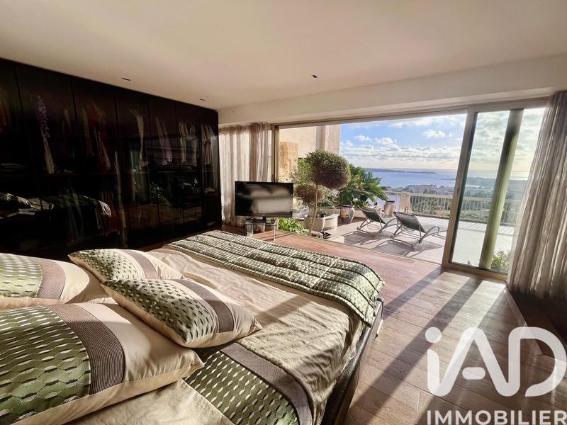 Appartement - 189 m² - 5 pièces