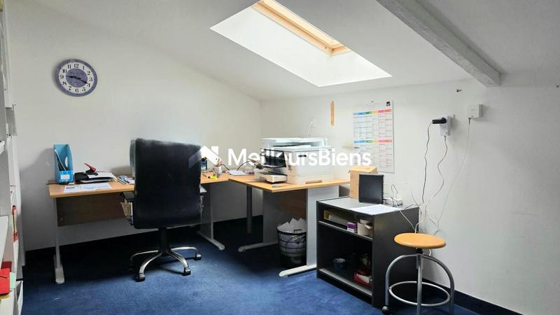 Maison - 180 m² - 9 pièces