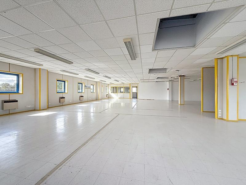 Immeuble de bureaux - 839 m²