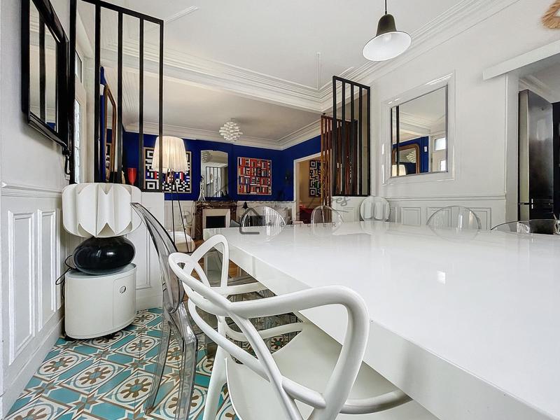 Propriété - 143 m² - 9 pièces