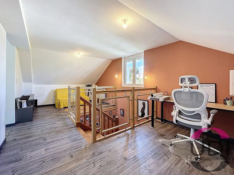 Maison - 200 m² - 5 pièces