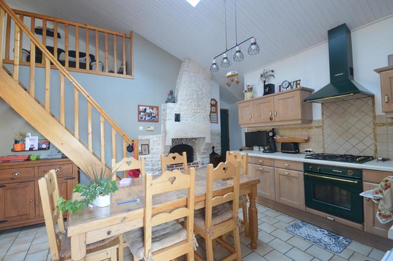 Maison - 150 m² - 10 pièces