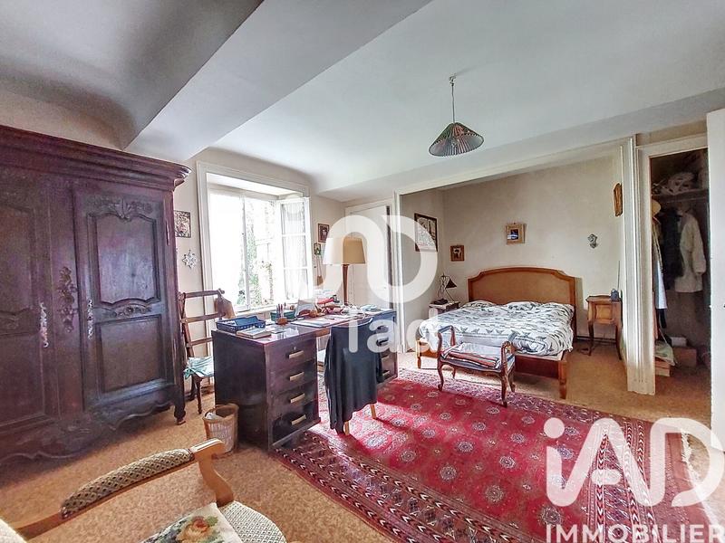 Maison - 342 m² - 8 pièces