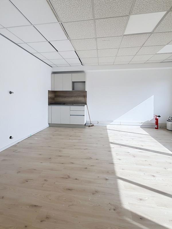 Bureau - 135 m² - 7 pièces