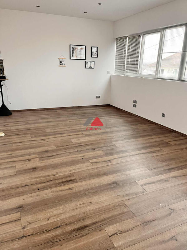 Local commercial - 212 m² - 6 pièces