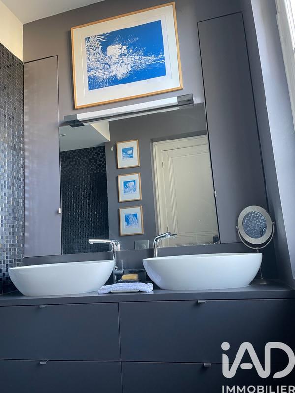 Maison - 270 m² - 9 pièces