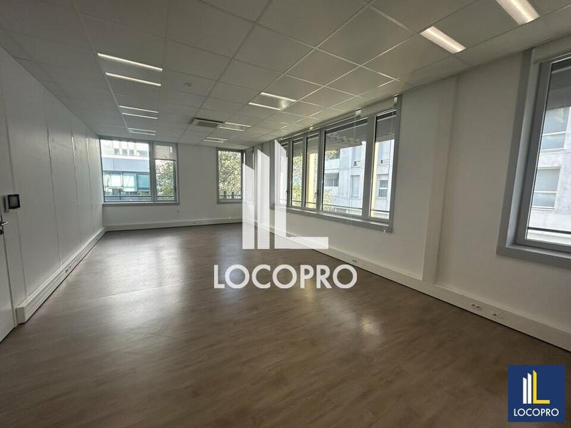 Bureau - 2 932 m²