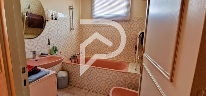 Appartement - 97 m² - 5 pièces