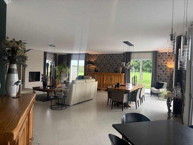 Maison - 232 m² - 6 pièces