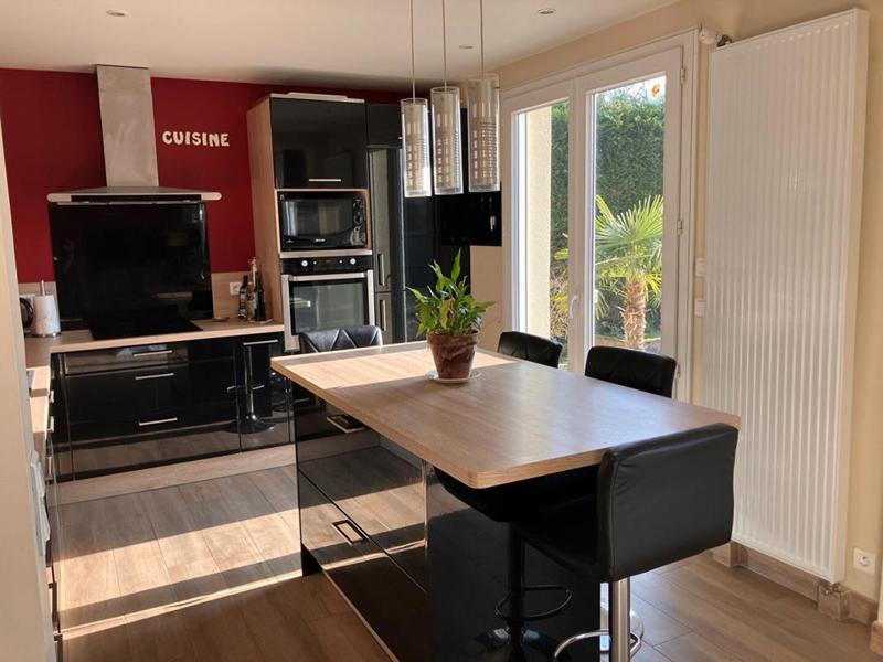 Maison - 170 m² - 9 pièces