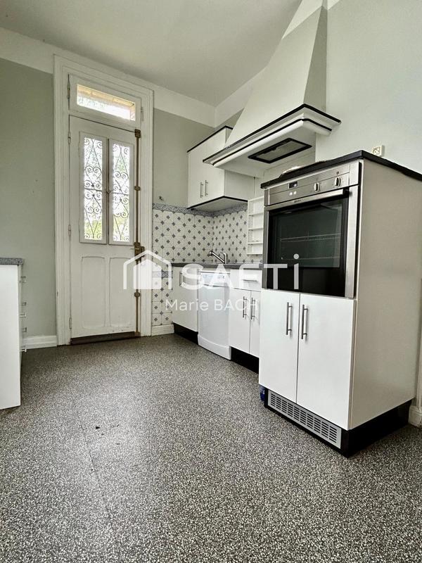 Maison - 195 m² - 9 pièces