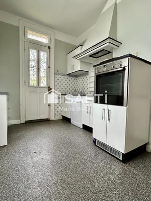 Maison - 195 m² - 9 pièces