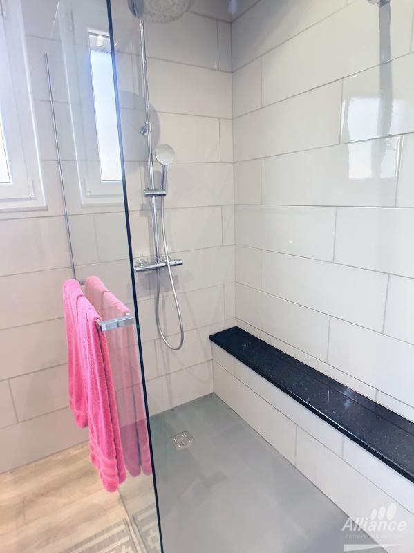 Propriété - 205 m² - 10 pièces