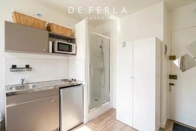 Studio - 9 m² - 1 pièce