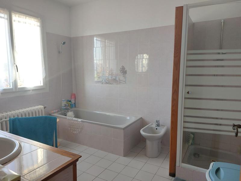 Maison traditionnelle - 191 m² - 10 pièces