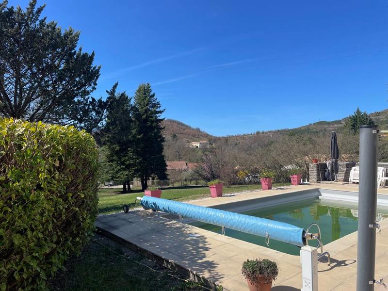 Villa - 153 m² - 6 pièces